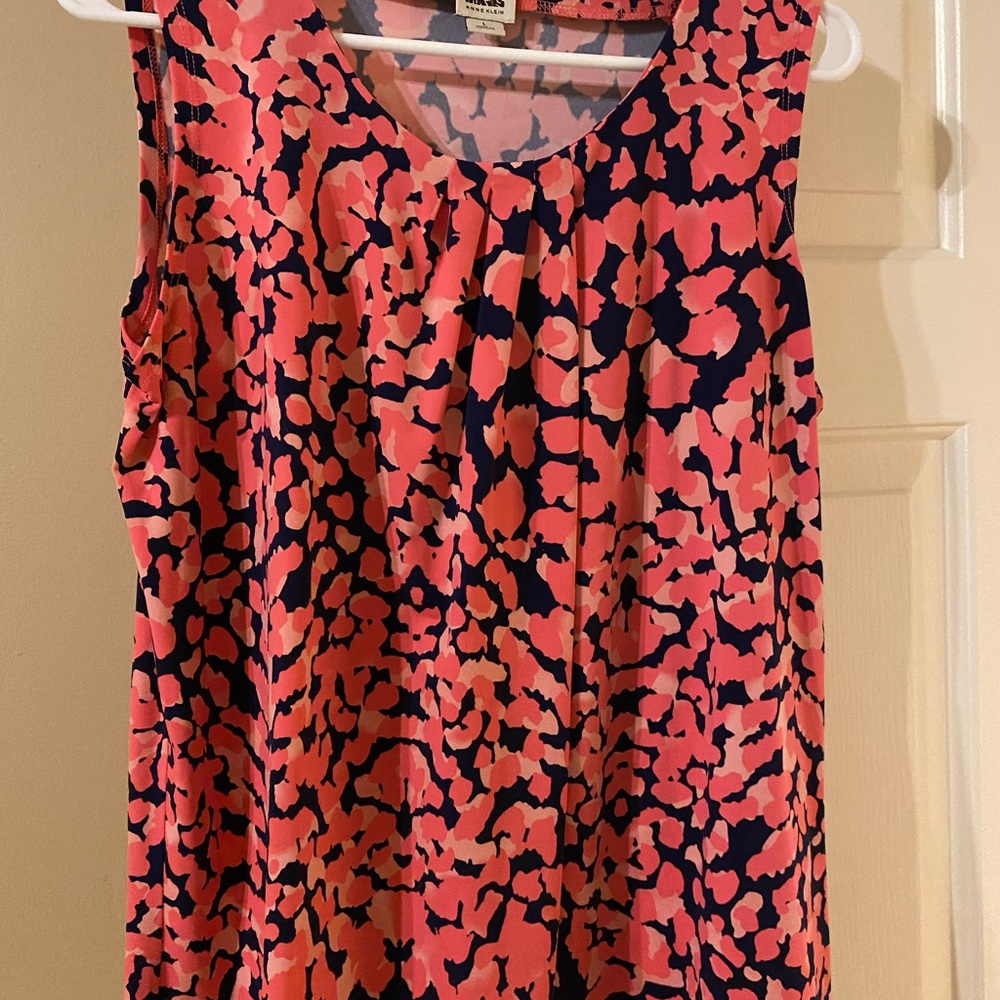 Anne Klein sleeveless blouse/top